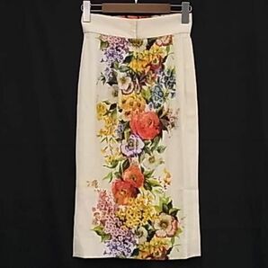 ■美品■ DOLCE＆GABBANA ドルチェ&ガッバーナ シルク フラワー セットアップ 半袖 スカート サイズ36 洋服 マルチカラー AV5221の画像7