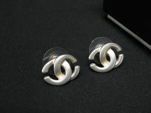 1 jpy # beautiful goods # CHANEL Chanel here Mark 01A earrings accessory lady's silver group AW5535