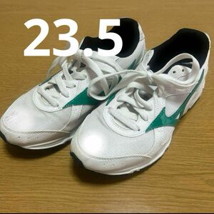 ミズノ　運動靴　23.5 スニーカー　高校生　中学生