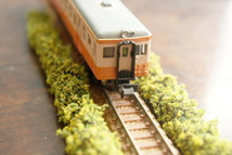 鉄道、建築模型　ジオラマ　　線路脇の菜の花（1本）_画像5