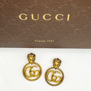 GUCCI ピアス　ライオン　