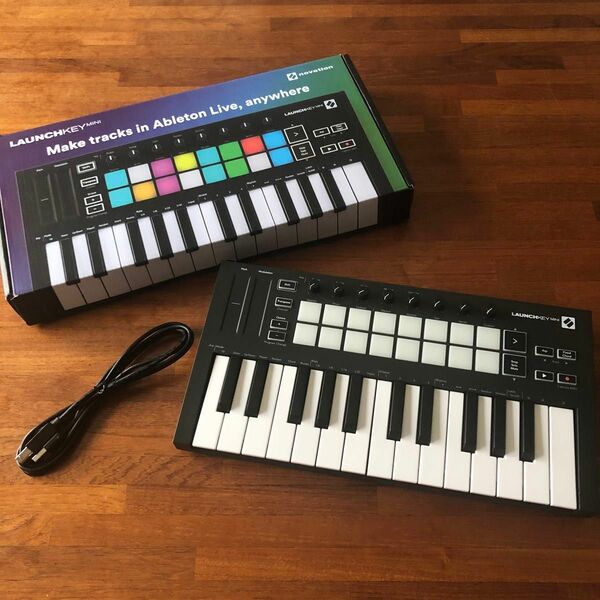 Novation Launchkey MINI MK3 MIDIキーボード　25鍵