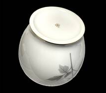 大倉陶園 OKURA 白磁 金彩 牡丹紋 花瓶 花器 フラワーベース 共箱【FGA00001】_画像8