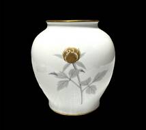 大倉陶園 OKURA 白磁 金彩 牡丹紋 花瓶 花器 フラワーベース 共箱【FGA00001】_画像3