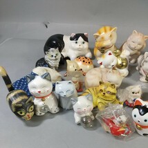9900■同梱NG 陶器製 猫 置物 インテリア 大量 20個以上 ネコ 和風 オブジェ 玄関 小物 雑貨 飾り物_画像2