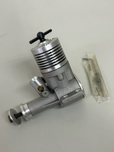 28 MVVS 1.5cc DEISEL 新品　箱無し