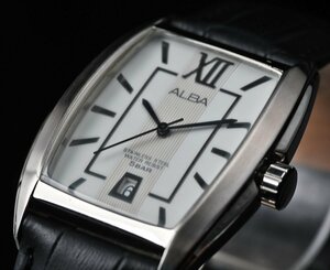 新品 逆輸入セイコーALBA 知的で気品あるトノー型ケース＆ローマ数字 ホワイトフェイス 50m防水 本革ベルト メンズ日本未発売 腕時計