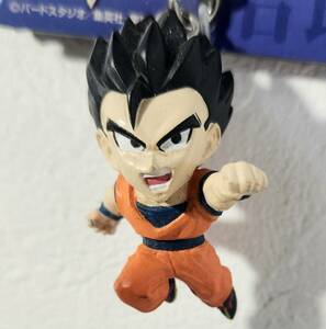 ドラゴンボール　鳥山明　地球育ちのサイヤ人　キーホルダー　孫悟飯