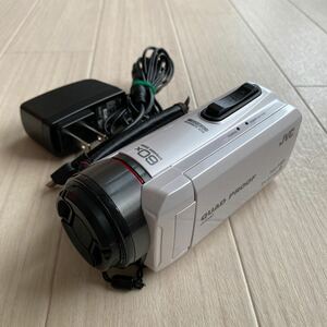 ●概ね美品 JVC ケンウッド Everio R FULL HD QUAD PROOF GZ-R400-W エブリオ デジタルビデオカメラ 防水 送料無料 V375