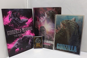 【未使用品・まとめ売り】劇場版 ゴジラ×コング 新たなる帝国 Godzilla x Kong: The New Empire グッズ 4点セット パンフレット/メダル等