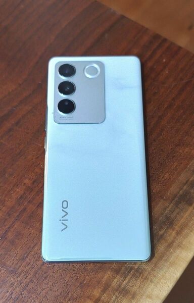 【超美品！！】vivo V27 グローバル版 12G 256G 使用極少です！