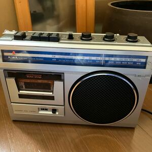 昭和レトロ ラジカセ AM FM ラジオ ラジオカセットレコーダー AIWA TPR-636