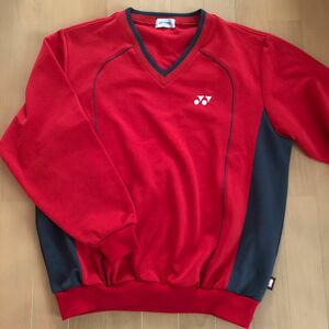 YONEX ユニM 長袖トレーナー　男女兼用　 刺繍ロゴ テニス バドミントン トレーニングウェア　赤×ダークグレー