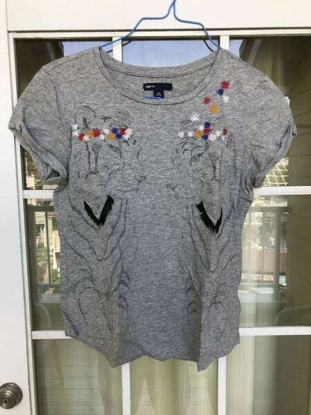 Gap Kids ギャップ キッズ グレイ半袖Tシャツ XXL14-16 (中古) クリックポスト送料込み価格です。