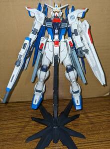 MG 1/100 フリーダムガンダム Ver1.0（機動戦士ガンダムSEED）※素組み、デカール使用。武装等欠品