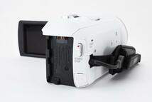 箱付美品SONY HDR-CX680 ホワイト　デジタルビデオカメラ 2022年製　ハイビジョン　ハンディカム　ソニー　ACアダプター　説明書_画像4
