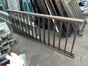  aluminium sash fence width approximately 197.5cm height approximately 72cm pillar less 1 sheets from 