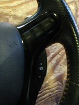 平成24年 フィット fit ハイブリッド RS DAA-GP4 純正 レザー 革 ステアリング ハンドル スイッチ付き パドルシフト ステッチ_画像4