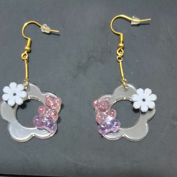 花々クマパーツ ピアス +ハンドメイド