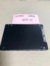 AK0032【中古動作品】micron 内蔵 SSD 256GB /SATA 2.5インチ動作確認済み 使用時間9551H_画像2