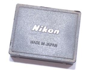 【M211】ニコン ファインダー底キャップ・カバー ( for Nikon F / F2 ) 年式相応 キズスレテカリ消耗磨耗ケズレ大 