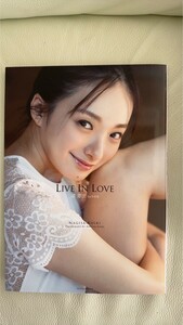 【サイン入り・生写真2枚付き】渚 恋生 1st写真集「LIVE IN LOVE」