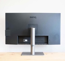 【使用回数極少・ドット欠け無】BenQ PD3220U プロフェッショナル 4Kモニター ■31.5インチ ■4K UHD ■Thunderbolt 3 ■Windows/Mac対応 _画像3