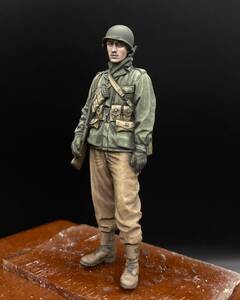 Alpine Miniatures AM35304 1/35 WWIIアメリカ陸軍歩兵 冬姿の歩兵 塗装済み 完成品