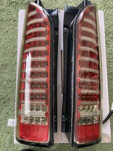 ハイエース200 テールランプ　ファイバー　LEDテールランプ　社外品　中古品