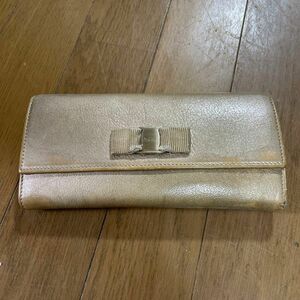 長財布 Salvatore Ferragamo ウォレット イタリア製 ゴールド？ 中古