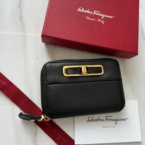 399 美品 Ferragamo サルヴァトーレフェラガモ 小銭入れ 財布