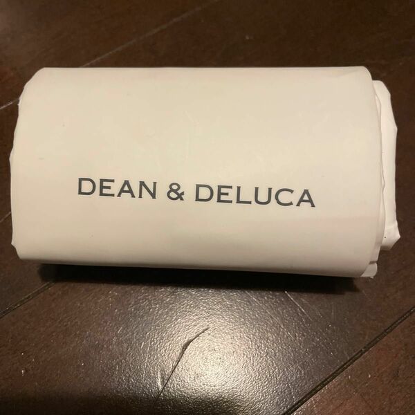 DEAN & DELUCA のポケッタブルエコバッグ