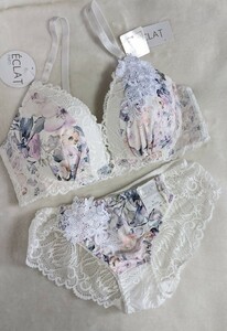 お泊まりに☆D75ブラ&パンティ☆上下お揃い☆未使用☆可愛いボタニカル柄☆きれいお花モチーフレース☆☆