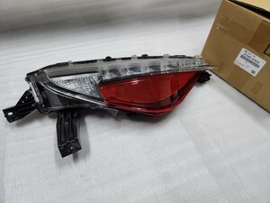 中古美品 プリウス PHV ZVW52 純正 リアバンパー 左テールランプ ウインカー バックランプ リフレクター 81540-47020 47-102