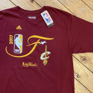 新品 adidas NBA キャバリアーズ Cleveland Cavaliers Tシャツ the goto tee 半袖 えんじ XLサイズ アメリカ仕入 スポーツ バスケ T2604