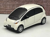 即決有★プルバックカー 1/64 三菱 MITSUBISHI i アイ ホワイト 白 カラーサンプル ディーラー特注 非売品★ミニカー_画像1