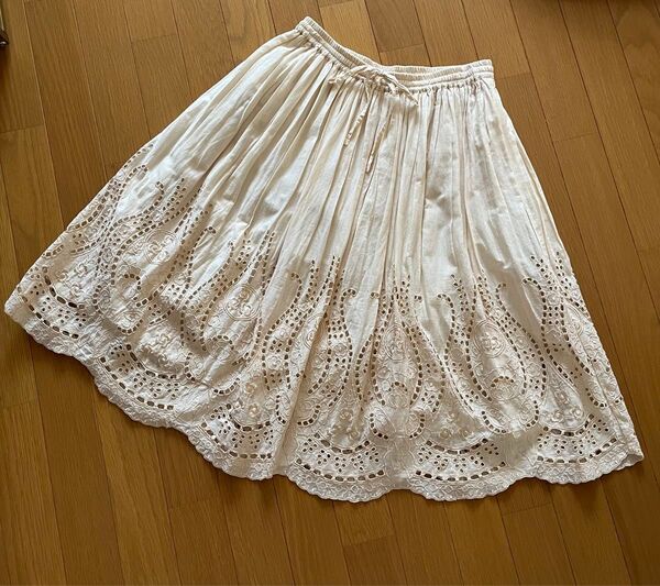 【美品】ハグオーワー インド綿カットワークレーススカート
