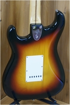 【極美品】 FENDER JAPAN ★ フェンダー ★ エレキギター ストラト ★ フジゲン Eシリアル ★ ST72-55 ★ 純正ケース付き_画像6