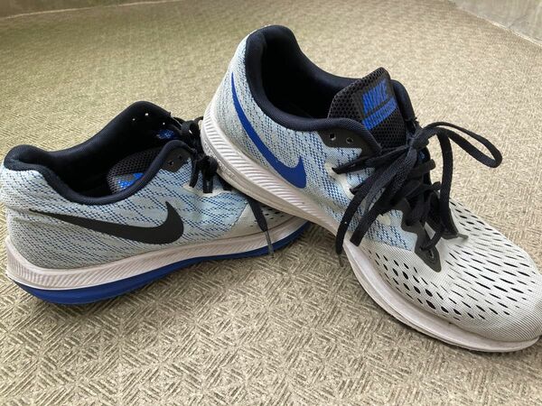 NIKE ランニングシューズ　Zoom Winflo 4