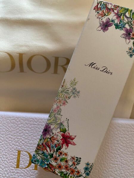 Dior ディオール 会員限定ノベルティ　ステンレスミニボトル　バースデー紙袋付