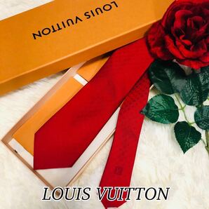 LOUIS VUITTON ルイヴィトン メンズ 男性 紳士 ネクタイ ブランドネクタイ シンプル 赤 レッド モノグラム M75992 美品 剣先 8cmの画像1