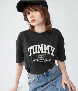 TOMMY JEANS Tシャツ