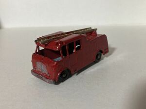 MERRYWEATHER 消防車 ピラー折れ 全体傷塗り色ムラ汚れデコボコ 英レズニー MATCHBOX No.9 同梱は本日終了分のみ、日曜迄にお支払厳守