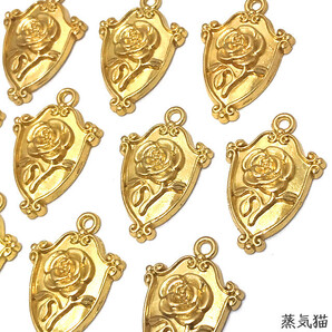 c0920 薔薇の紋章チャーム ゴールド10個【バラの花フラワー ピアス イヤリング 手芸ハンドメイド用アクセサリーパーツ素材】蒸気猫パーツ