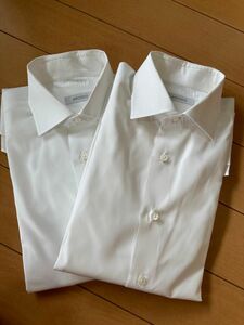 ARCODIO\\アルコディオシャツ ドレスシャツ 37 ホワイト 2枚購入