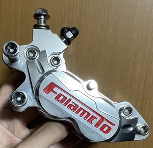 台湾Folamdo-左銀●ブレーキキャリパー●ピッチ40mm●アルミCNC●4POT●ブレンボ FRANDO シグナス V125 グロム ズーマー NSR モンキー