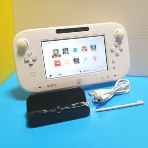 Nintendo WiiU ゲームパッド シロ　+　WiiU ゲームパッド専用充電機能付きクレードル　+　USB充電ケーブル