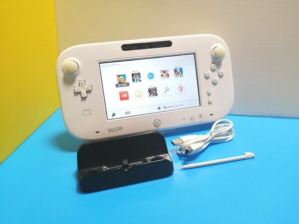 Nintendo WiiU ゲームパッド シロ　+　WiiU ゲームパッド専用充電機能付きクレードル　+　USB充電ケーブル