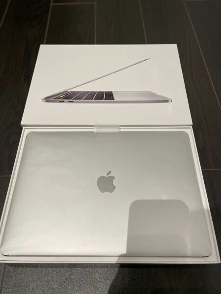 MacBook Pro 2019 13inch 8GB Toch Bar