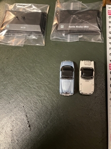 激安！　美品！　『MGB』&『Austin Healey 100/6』ホンウェル社製　1/72　台座あり　2台セット